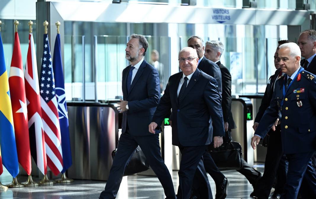 Bakan Güler NATO Karargahı'nda - Resim: 16